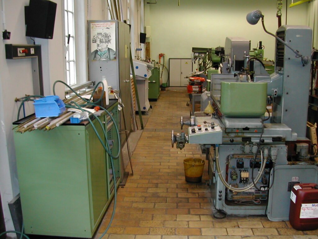 01-01-01 (02.00.00) 004.